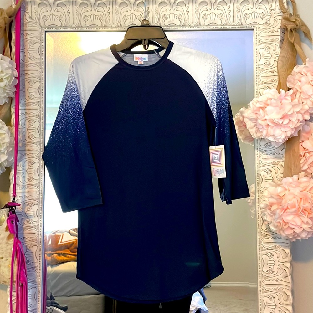 💙Lularoe NWT Randy Tee💙